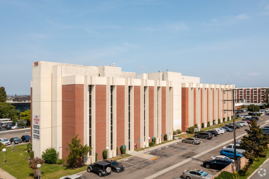 Primary Photo Of 17822 Beach Blvd, Huntington Beach Medical For Lease