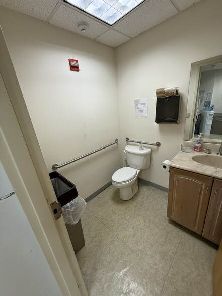 More Photos Of 250 Patchogue Yaphank Rd, East Patchogue Medical For Sale