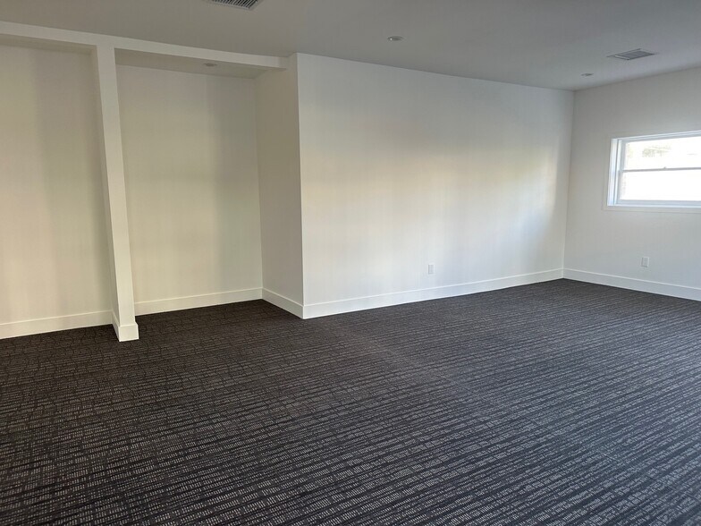 More Photos Of 7201-7213 Santa Monica Blvd, West Hollywood Storefront Retail Office For Lease