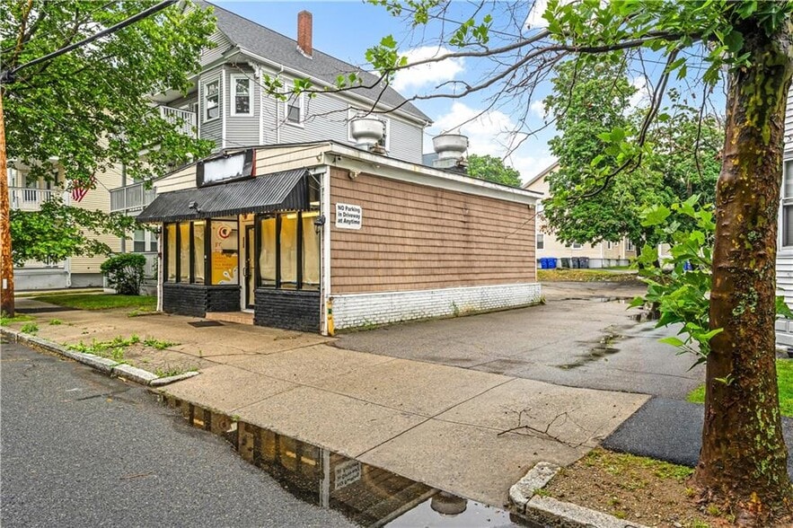 More Photos Of 228 Oakland Ave, Providence Restaurant For Lease