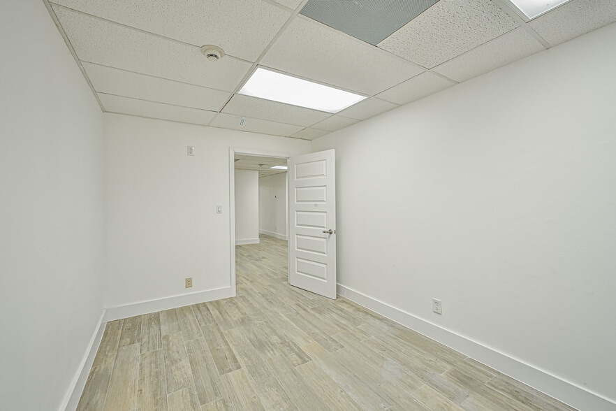 More Photos Of 102 S Shaver St, Pasadena Warehouse For Lease