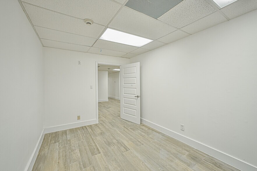 More Photos Of 102 S Shaver St, Pasadena Warehouse For Lease