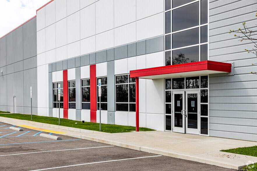 More Photos Of 1211 Clifford Ball Dr, Clinton Manufacturing For Lease