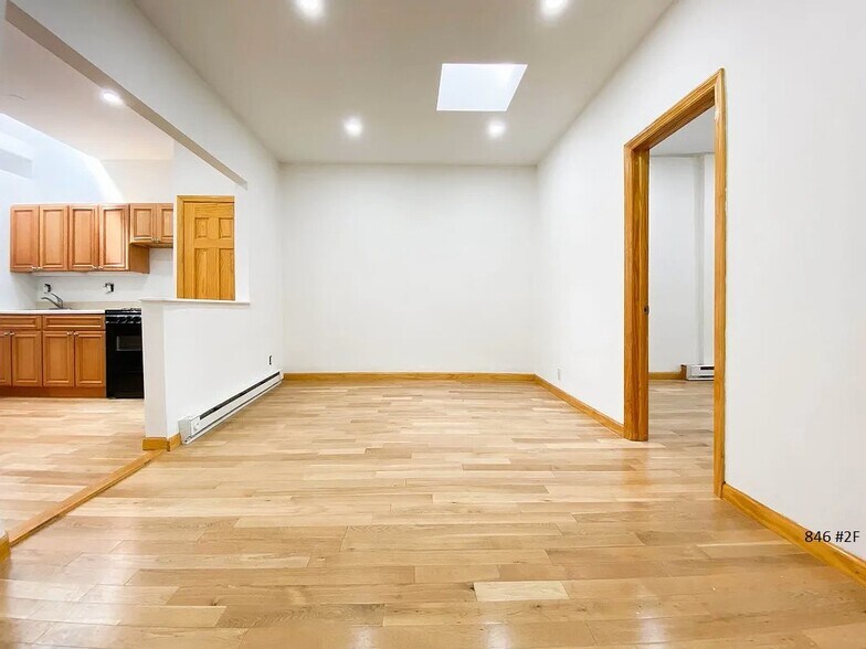 More Photos Of , Brooklyn General Retail For Sale