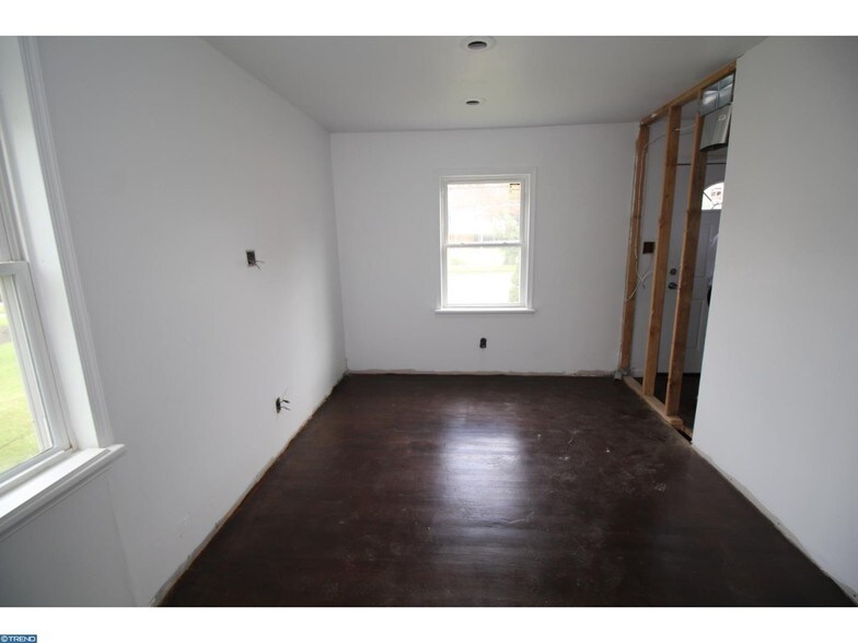 More Photos Of 638-640 Stokes Rd, Medford Restaurant For Sale