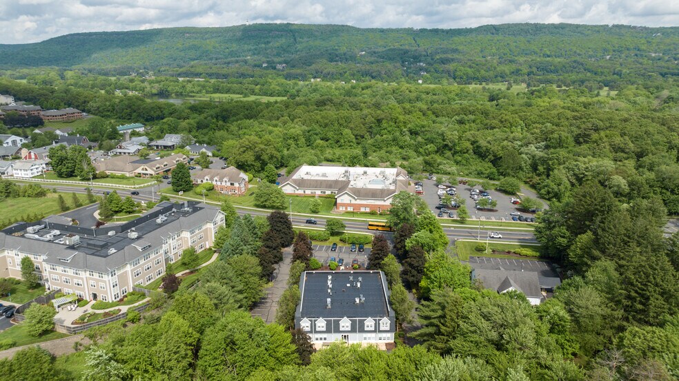 More Photos Of 111 Simsbury Rd, Avon Medical For Lease
