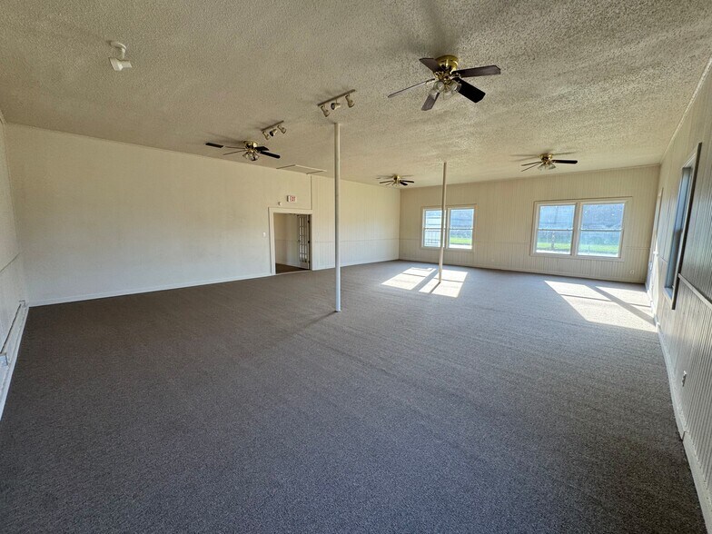 More Photos Of 916 N Longview St, Kilgore Office For Sale