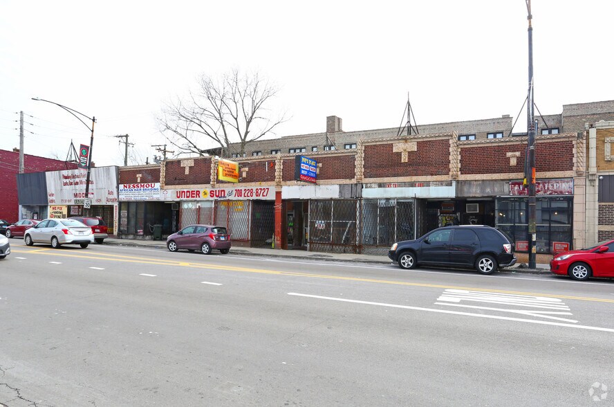 More Photos Of 5523-5535 W Chicago Ave, Chicago Storefront For Sale