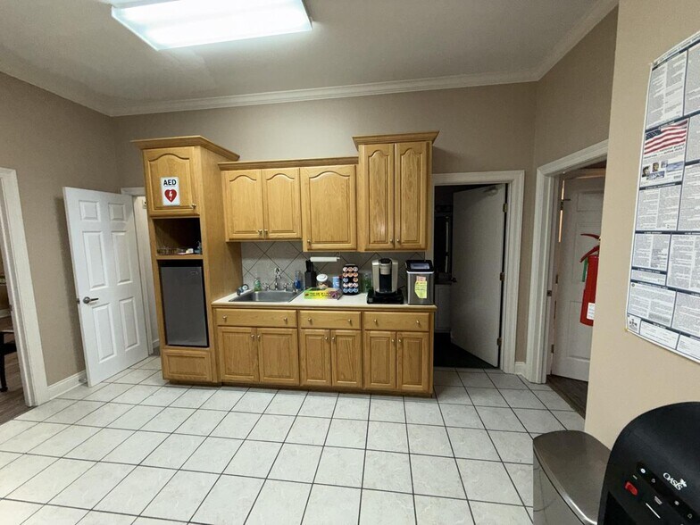 More Photos Of 4953 Big Lake, Lake Charles Office For Sale