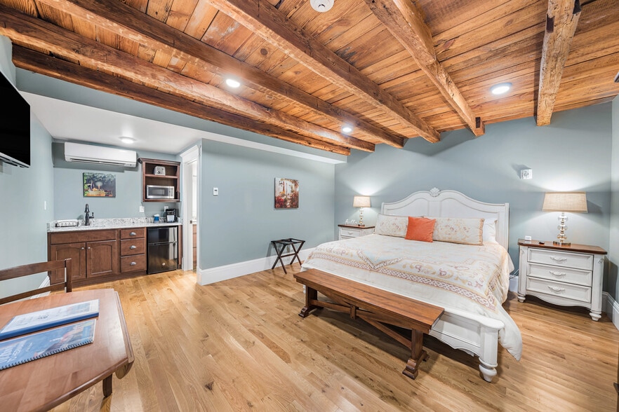 More Photos Of 208-210 Wharf St, Hermann Hospitality For Sale