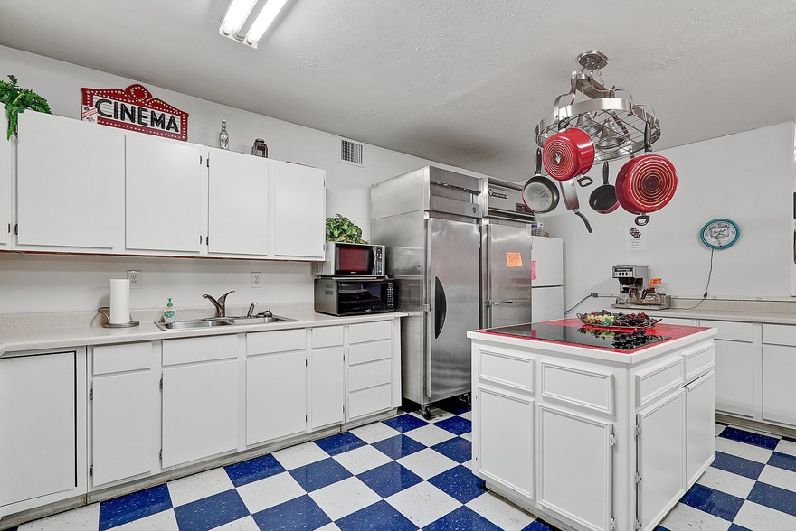 More Photos Of 13712 Rankin Cir, Houston Religious Facility For Sale