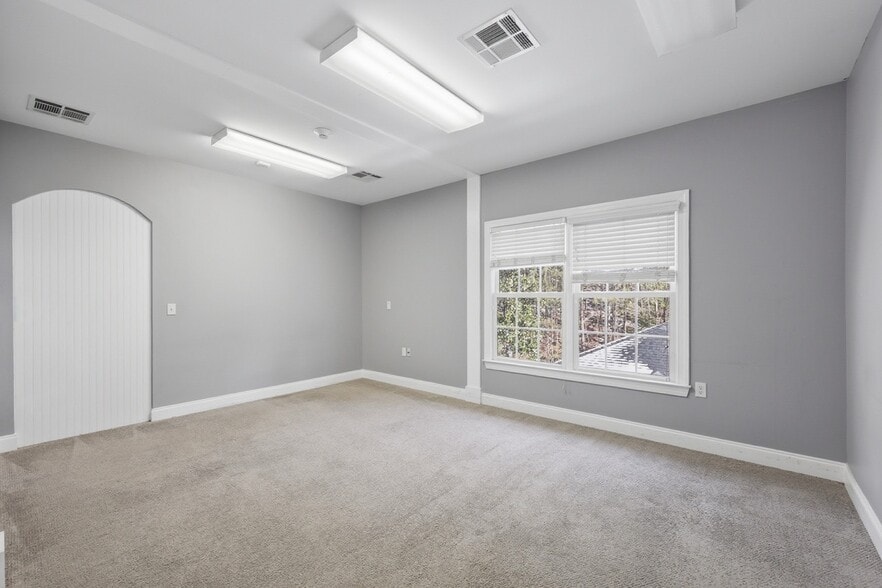More Photos Of 6470 Georgia 400, Cumming Medical For Sale