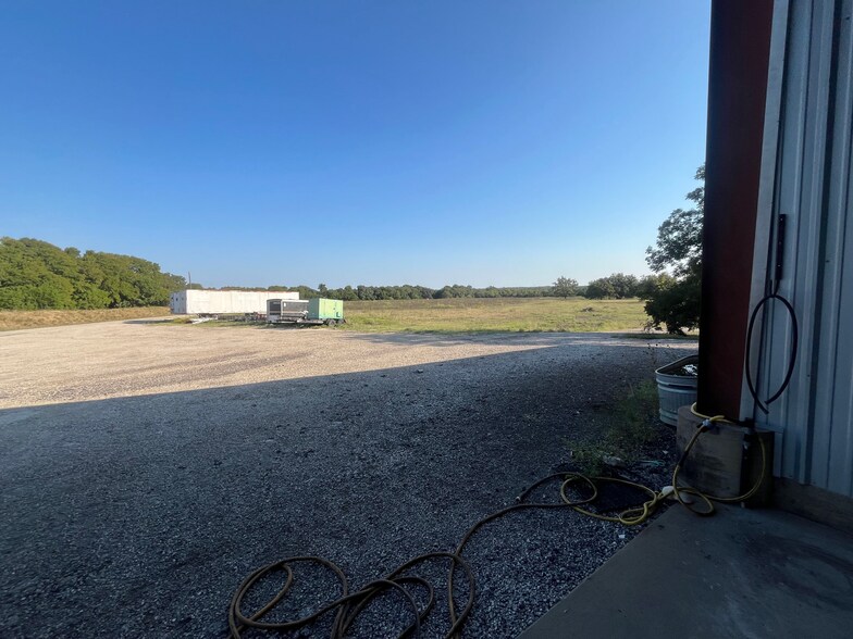 More Photos Of 800 County Road 257, Liberty Hill Warehouse For Lease
