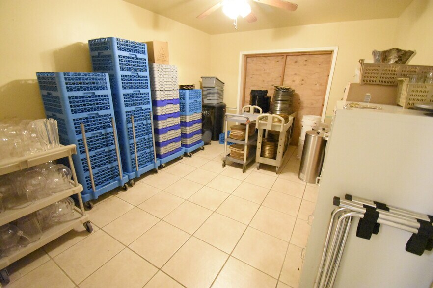More Photos Of 401 Pennsylvania St, South Houston Lodge Meeting Hall For Sale