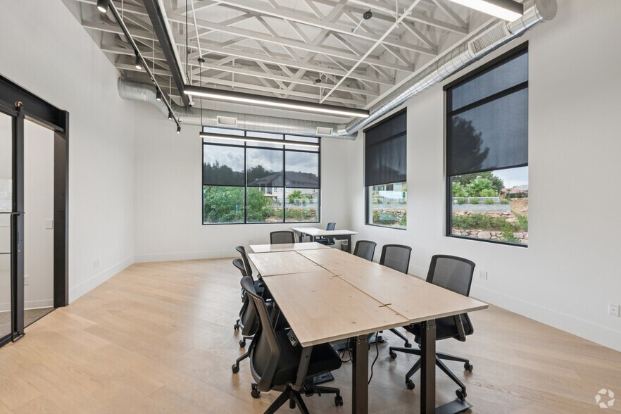 More Photos Of 1575 River Rd, St George Coworking Space