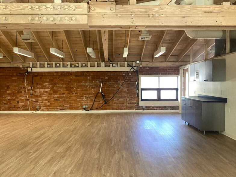 More Photos Of 201 Wilshire Blvd, Santa Monica Loft Creative Space For Lease