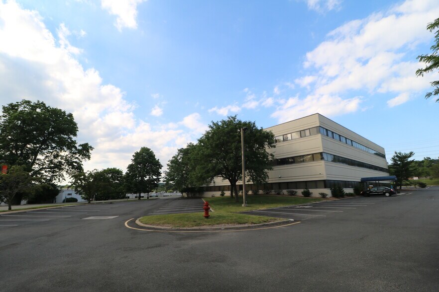 More Photos Of 401 Hamburg Turnpike, Wayne Medical For Sale