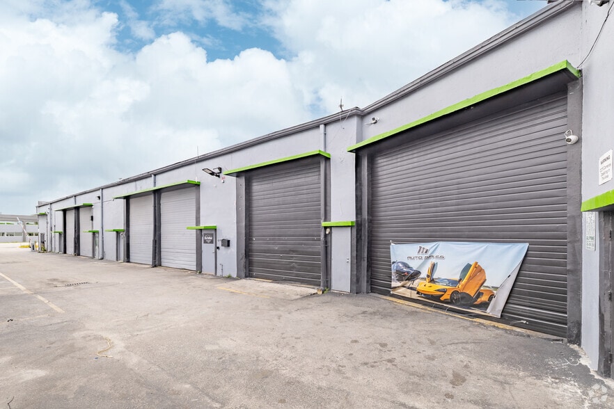 More Photos Of 4200-4250 NW 72nd Ave, Miami Warehouse For Lease