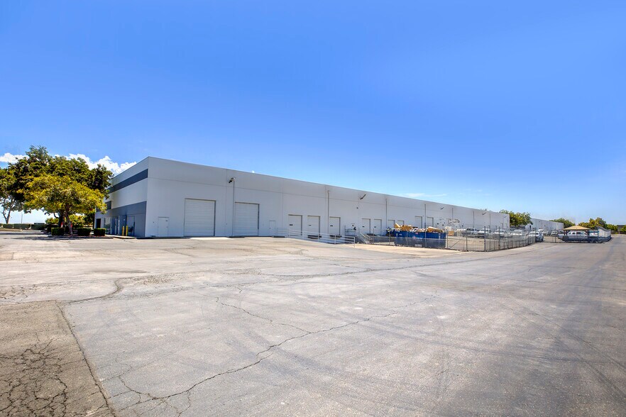 More Photos Of 2109 Arch-Airport Rd, Stockton Warehouse For Lease