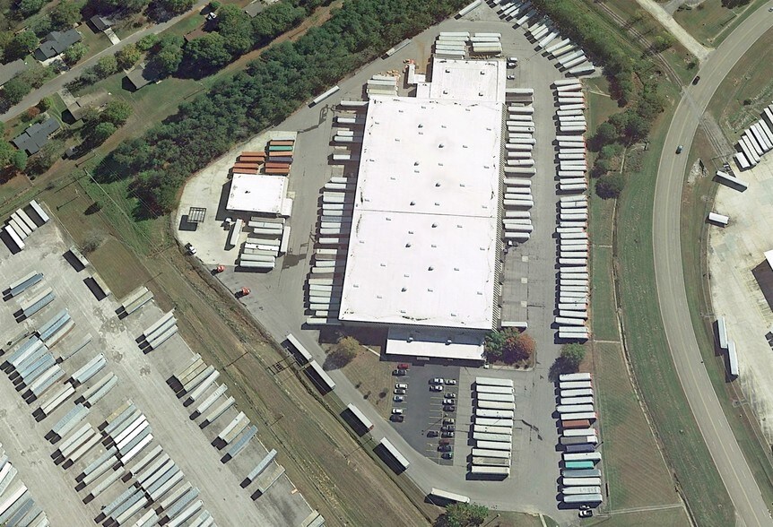 Primary Photo Of 715 Industrial Dr SW, Cullman Warehouse For Lease