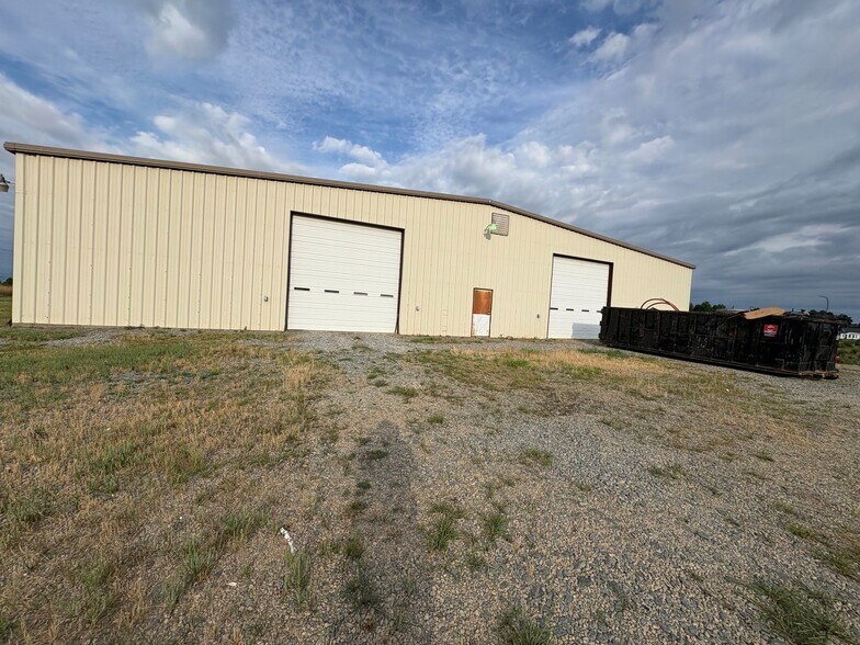 More Photos Of 249-253 Lawless Creek Rd, Blairs Land For Lease