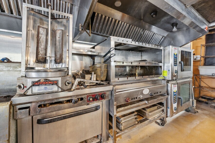 More Photos Of 2300 N Pershing Dr, Arlington Medical For Sale