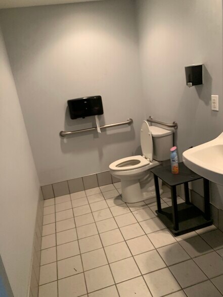 More Photos Of 4440 Salem Ave, Dayton Auto Repair For Sale