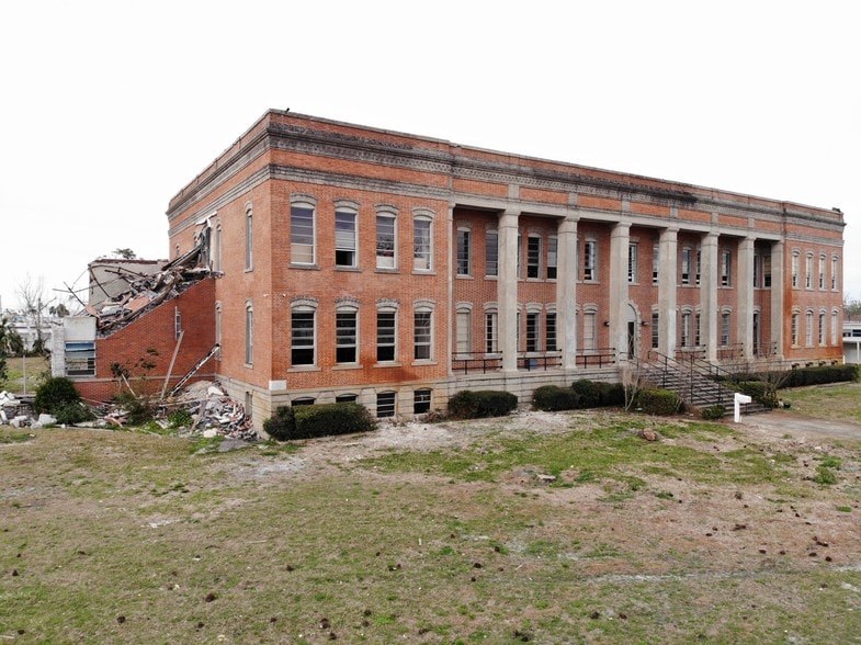 More Photos Of 101 E 7th St, Panama City Schools For Sale