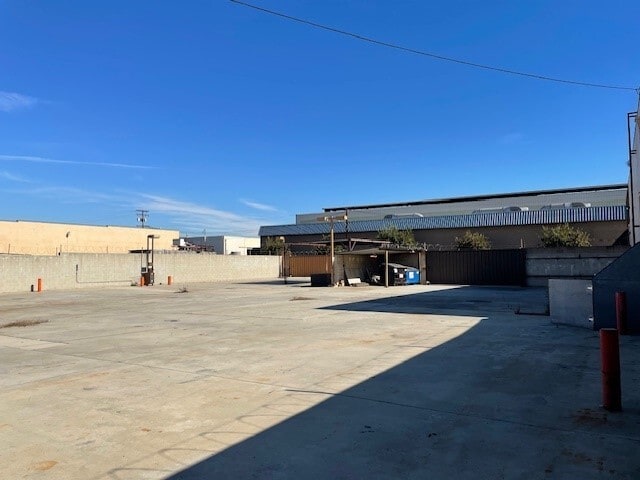More Photos Of 16257 Illinois Ave, Paramount Warehouse For Sale