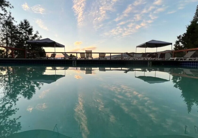 More Photos Of 521 Campbell Hot Springs Rd, Sierraville Hotel For Sale