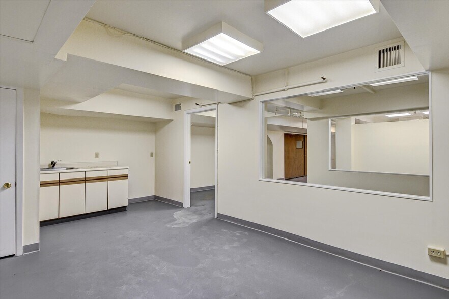 More Photos Of 263-265 Golden Gate Ave, San Francisco Storefront Retail Office For Lease