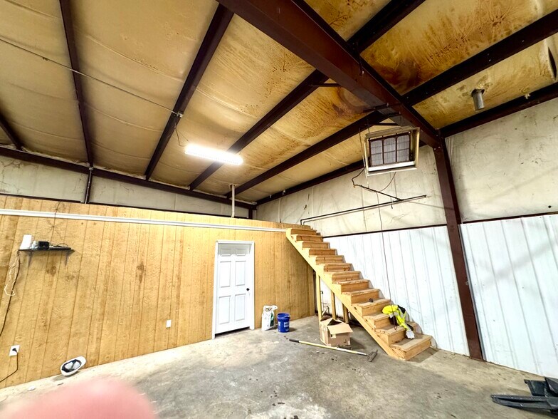 More Photos Of 1101 Fire Station Rd rd, Trumann Warehouse For Sale