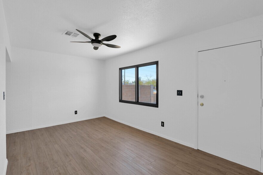 More Photos Of 1806 W Sherman St, Phoenix Warehouse For Sale