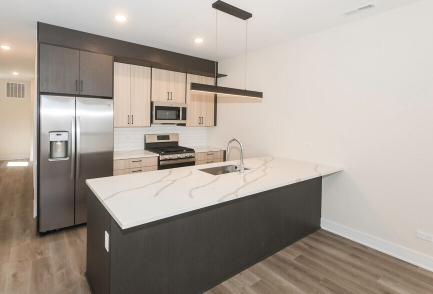 More Photos Of 3762 S Indiana Ave, Chicago Apartments For Sale