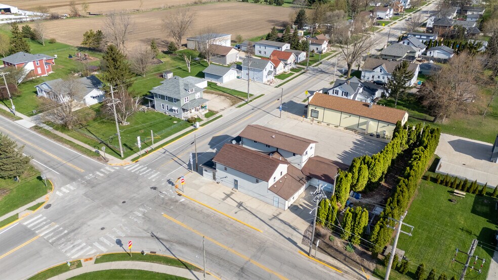 More Photos Of 504 Milwaukee St, Lomira Flex For Sale