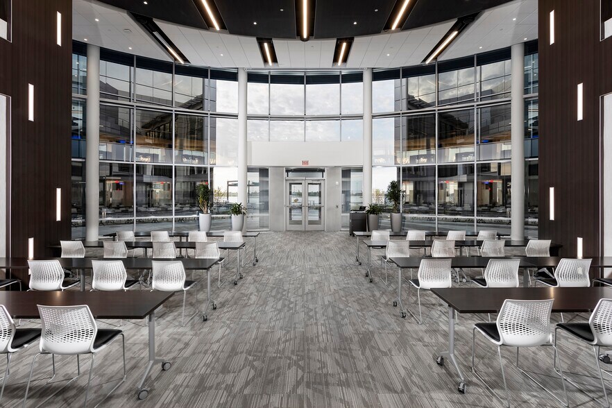 More Photos Of 18881 W Dodge Rd, Omaha Office For Lease