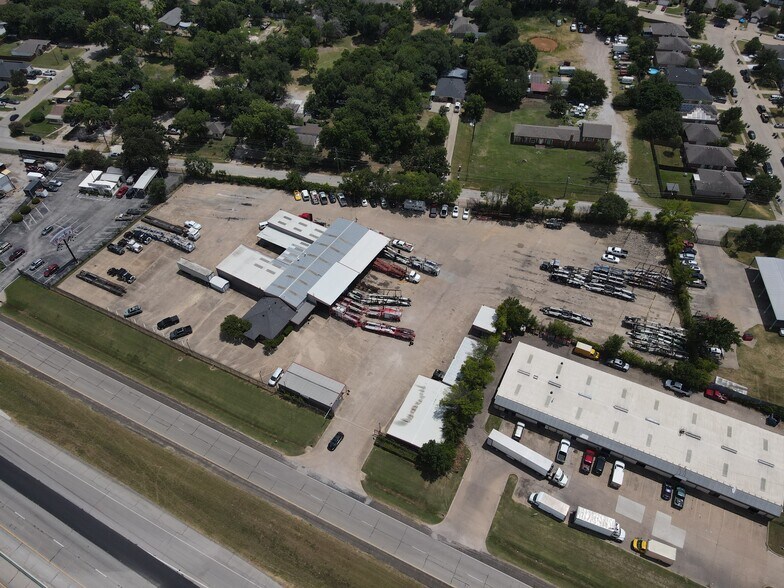 More Photos Of 9779 C F Hawn Fwy, Dallas Distribution For Lease