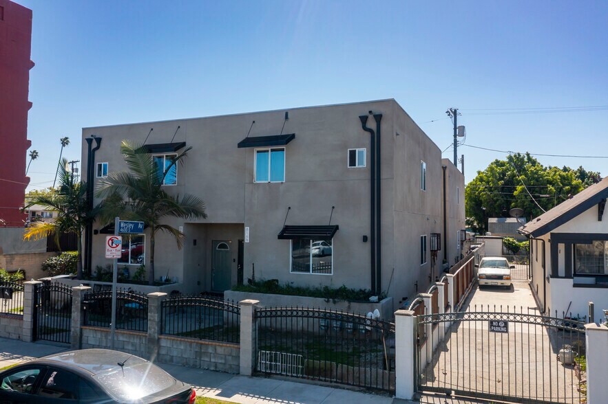 More Photos Of 814-816 1/2 W 47th St, Los Angeles Apartments For Sale