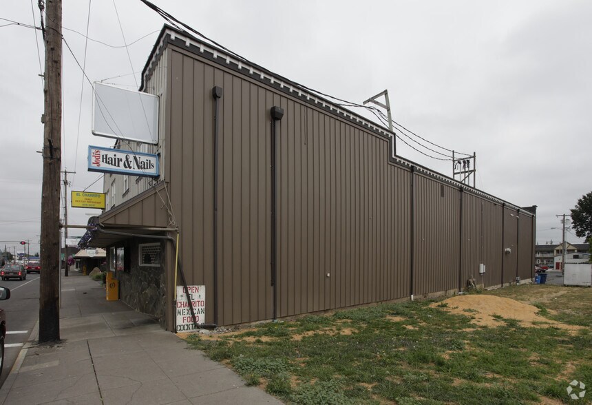 More Photos Of 115 E Main St, Molalla General Retail For Sale