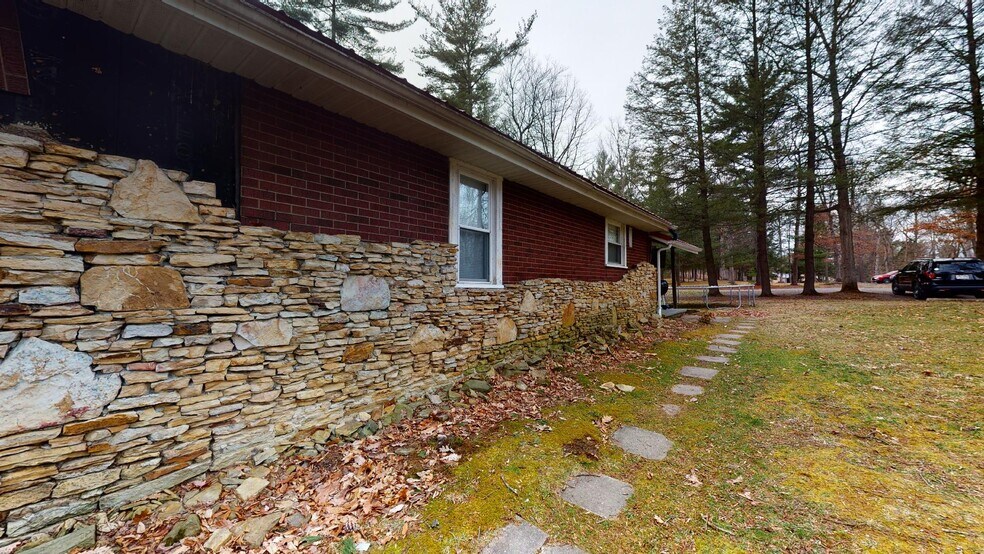 More Photos Of 42 Staley Drive, Morgantown Apartments For Sale