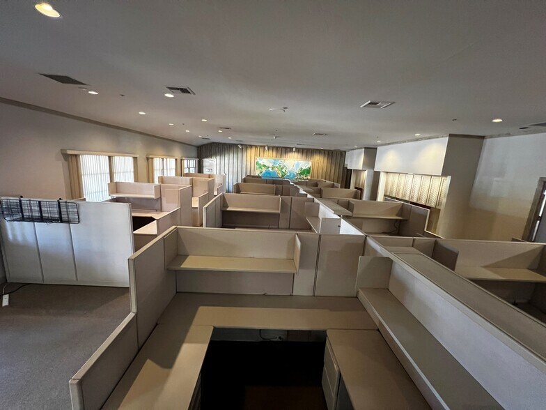 More Photos Of 40004 Cook St, Palm Desert Medical For Lease