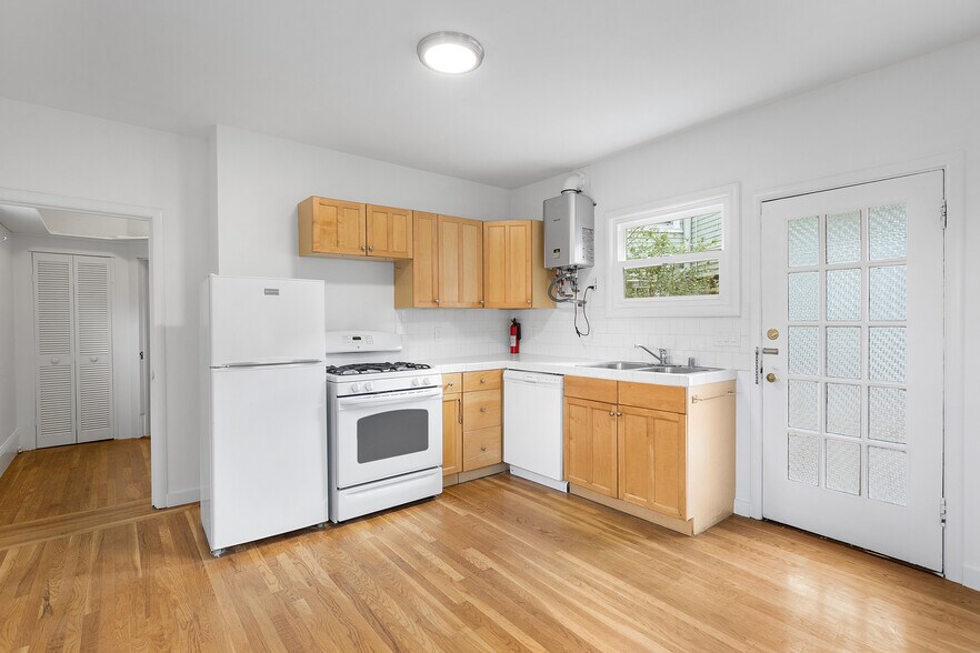 More Photos Of 123-133 Echo Ave, Oakland Apartments For Sale