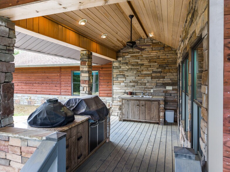 More Photos Of 110 Lizard ln, Story Specialty For Sale