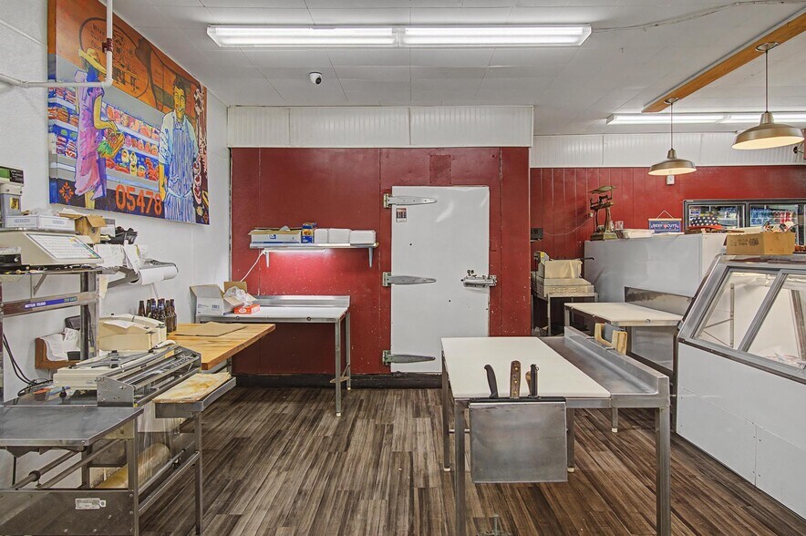 More Photos Of 23 Barlow St, Saint Albans Convenience Store For Sale