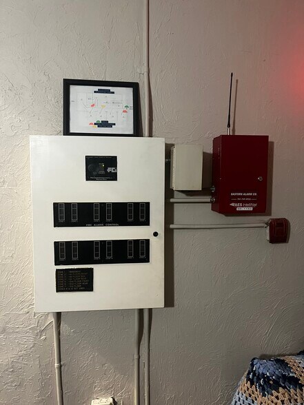 More Photos Of 46 Main St, Bridgewater Hotel For Sale