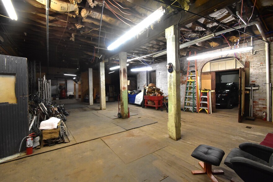 More Photos Of 104 S Norton St, Mount Vernon Light Manufacturing For Lease