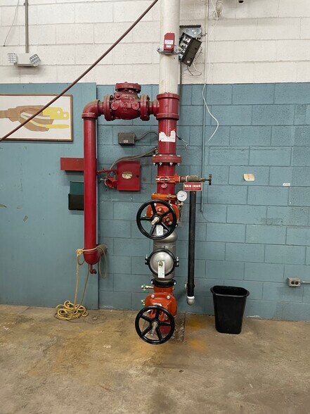 More Photos Of 101 W New St, Pink Hill Warehouse For Sale