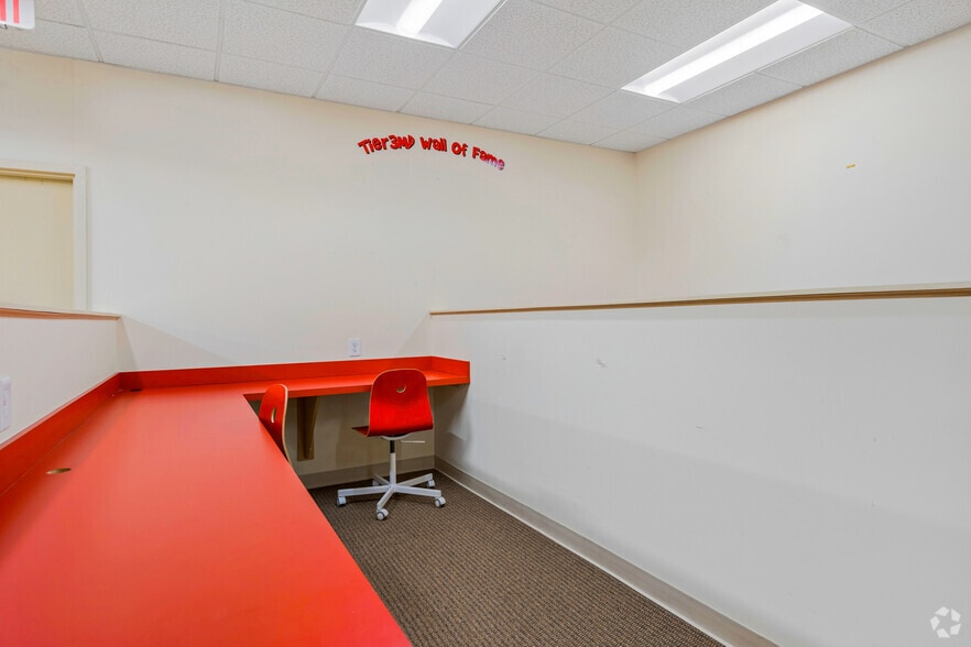 More Photos Of 3690 N Peachtree Rd, Atlanta Loft Creative Space For Lease