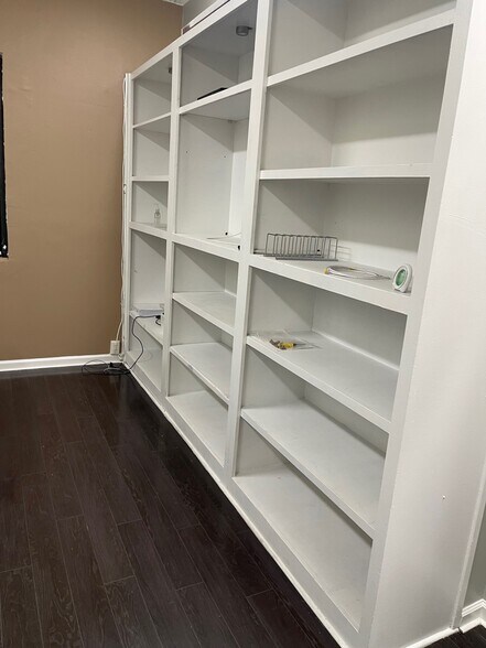 More Photos Of 13313-13321 Ventura Blvd, Sherman Oaks Office For Lease