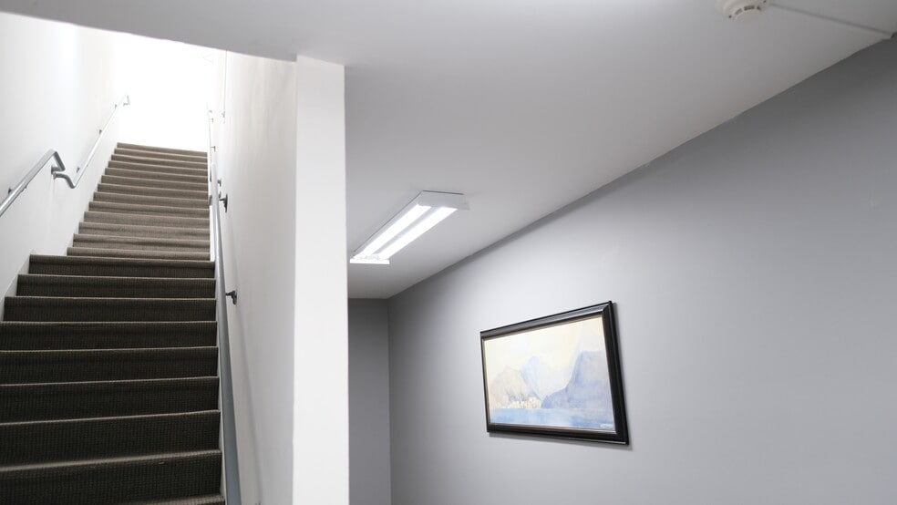 More Photos Of 130 Lenox Ave, Stamford Warehouse For Sale